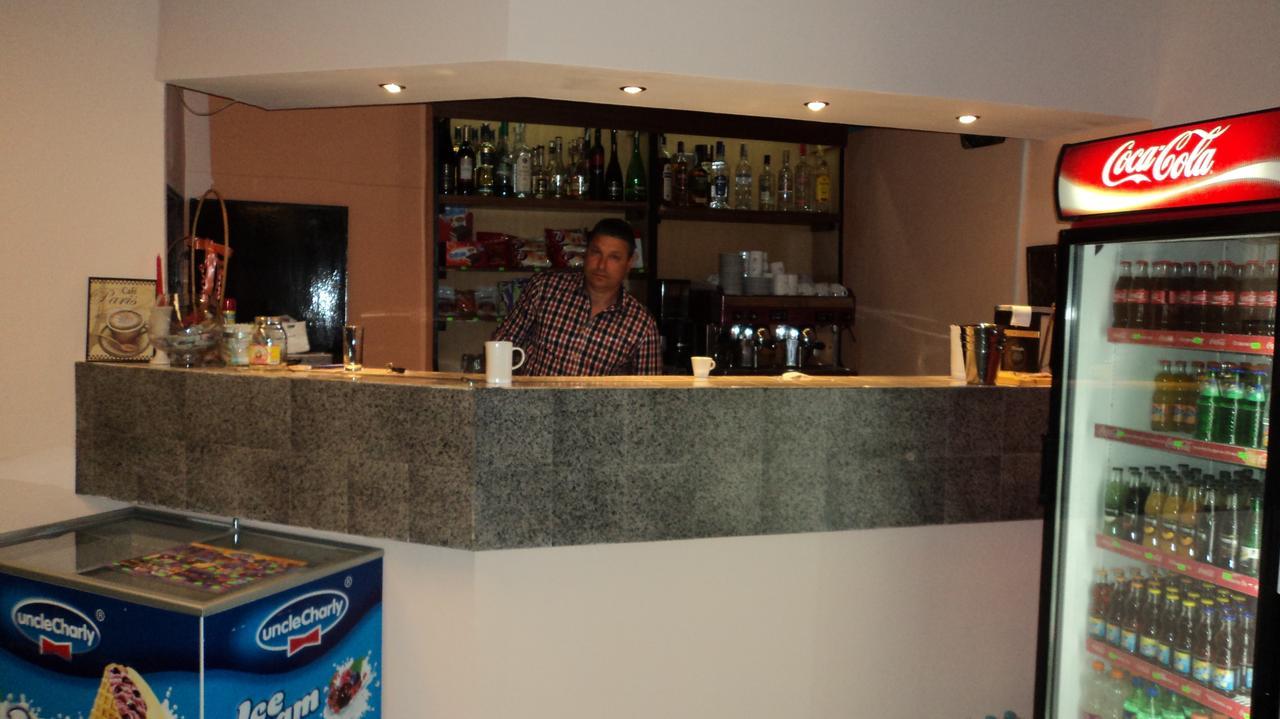 Hotel Stroitel Χισάρια Εξωτερικό φωτογραφία