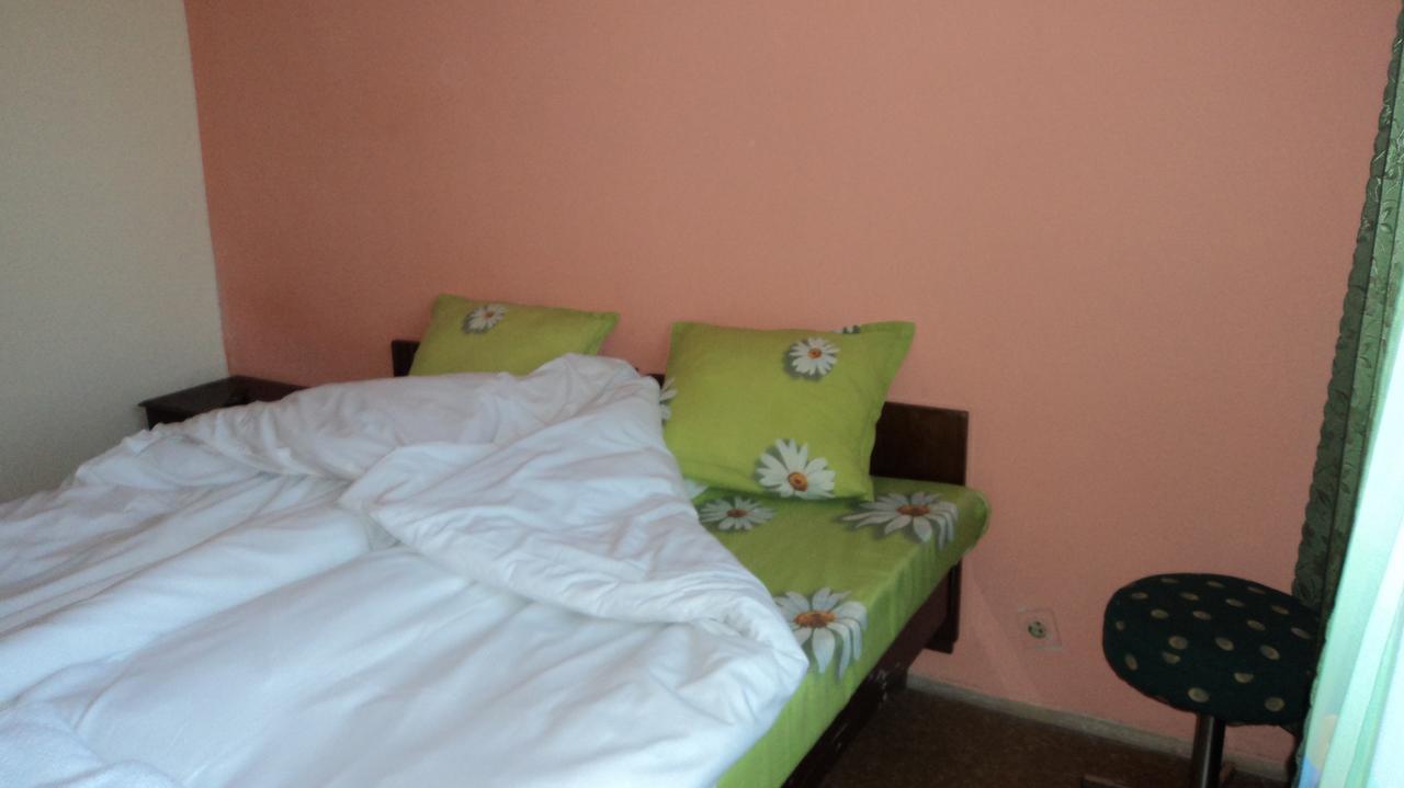 Hotel Stroitel Χισάρια Εξωτερικό φωτογραφία