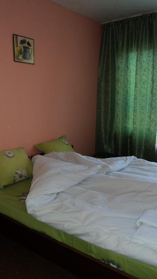 Hotel Stroitel Χισάρια Εξωτερικό φωτογραφία