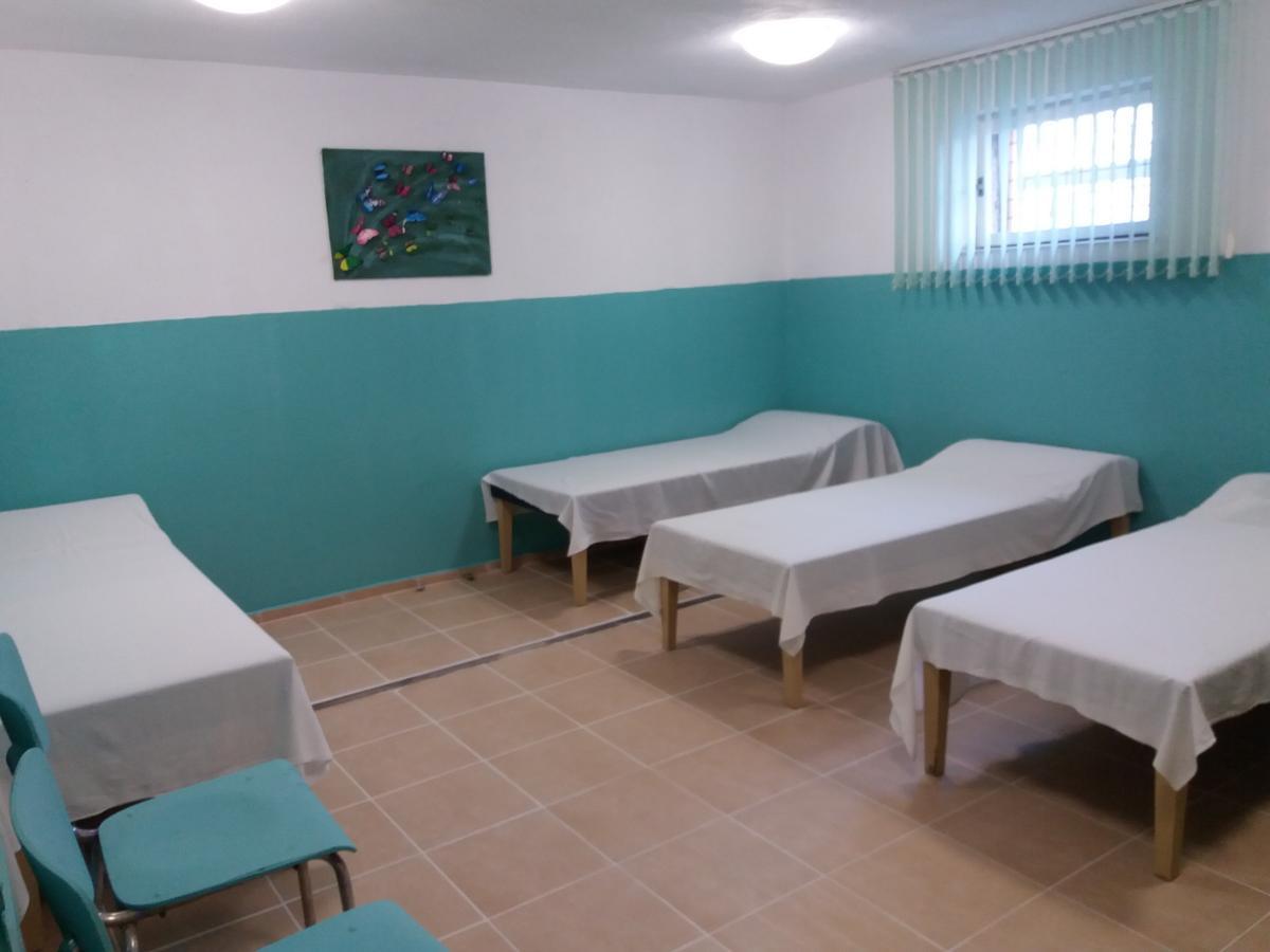 Hotel Stroitel Χισάρια Εξωτερικό φωτογραφία