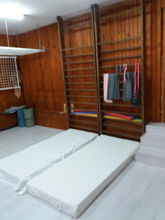 Hotel Stroitel Χισάρια Εξωτερικό φωτογραφία