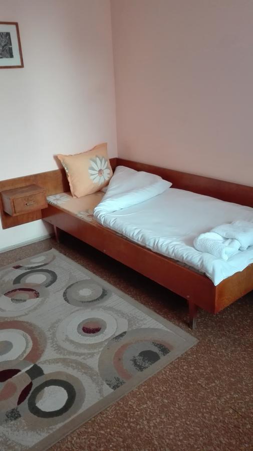 Hotel Stroitel Χισάρια Εξωτερικό φωτογραφία