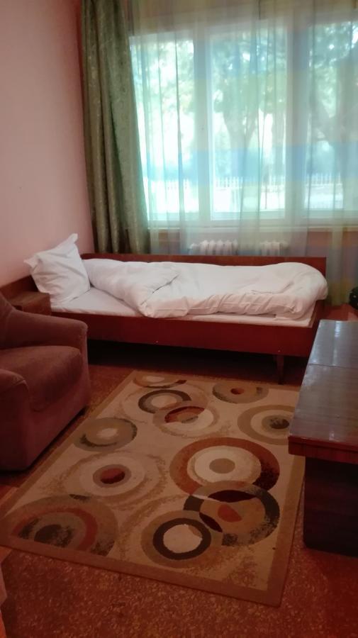 Hotel Stroitel Χισάρια Εξωτερικό φωτογραφία
